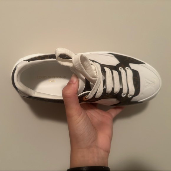 LOUIS VUITTON Time Out Sneaker White - Size 8 ** WORN ONCE - Picture 6 of 8
